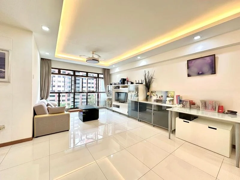 5 Room (5I) HDB for Sale in  985B Buangkok Crescent - Image 3