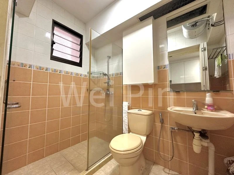 5 Room (5I) HDB for Sale in  985B Buangkok Crescent - Image 8