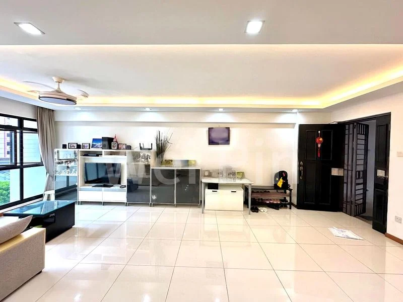 5 Room (5I) HDB for Sale in  985B Buangkok Crescent - Image 5