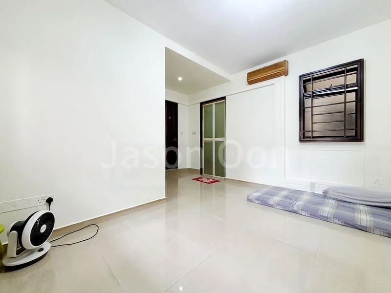 4 Room (4A) HDB for Sale in  150 Rivervale Crescent - Image 4
