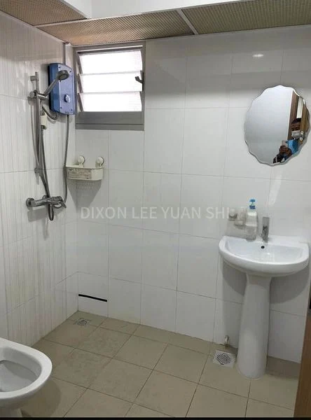 4 Room (4NG) HDB for Rent in  439C Bukit Batok West Avenue 8 - Image 3