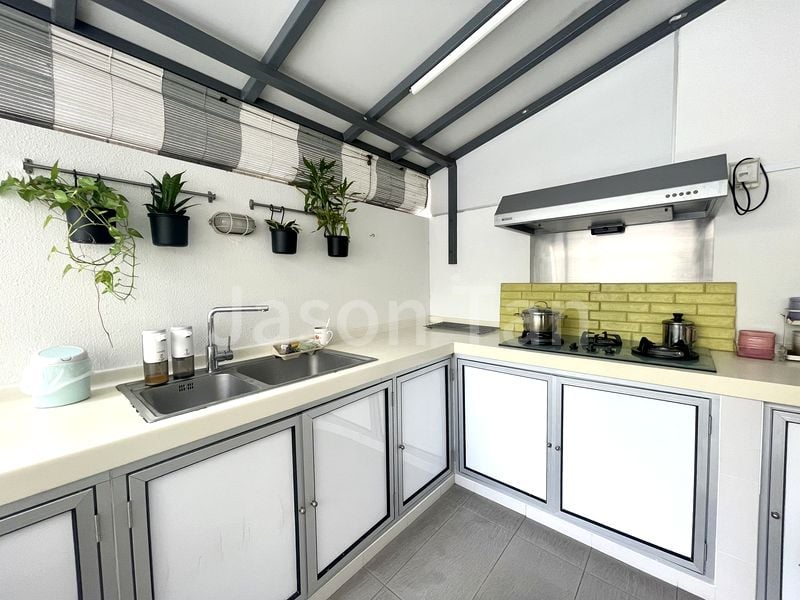 5 Bed Cluster House (Landed) for Sale in  Este Villa - Image 5