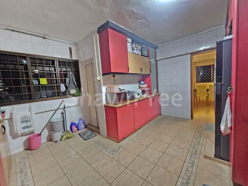 Executive HDB for Sale in  366 Bukit Batok Street 31 - Image 5