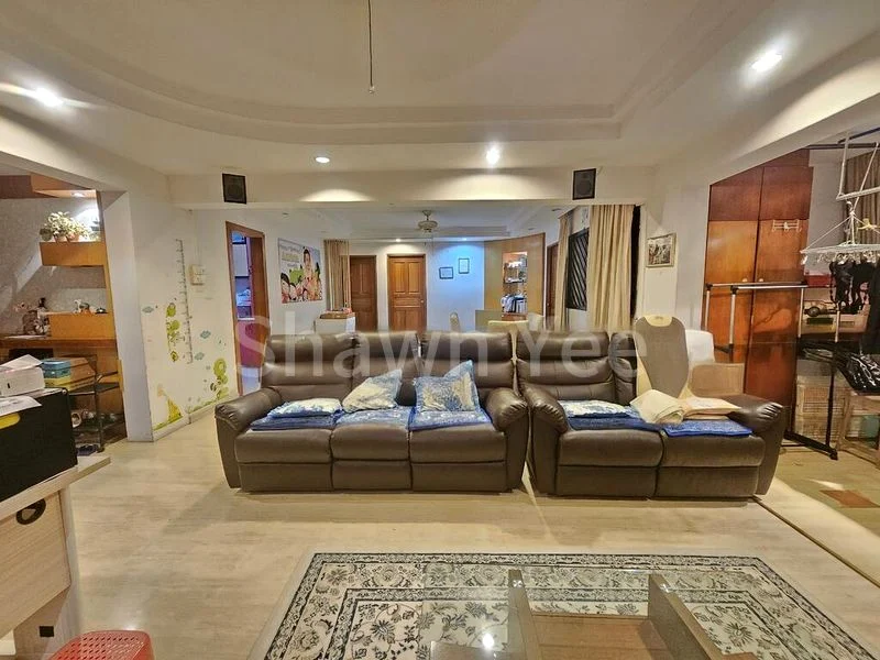 Executive HDB for Sale in  366 Bukit Batok Street 31 - Image 1