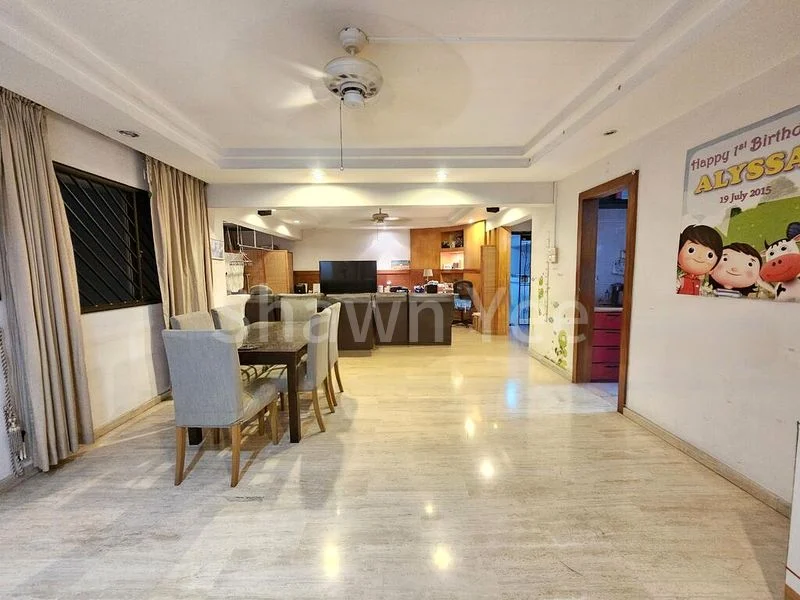 Executive HDB for Sale in  366 Bukit Batok Street 31 - Image 3