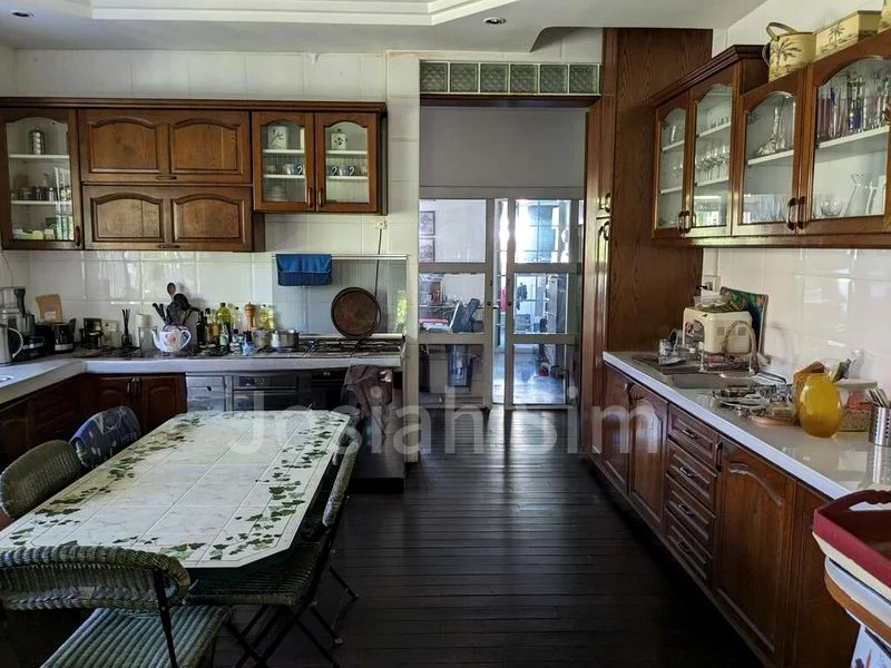 6 Bed Terraced House (Landed) for Rent in Pasir Ris Beach Park - Image 2