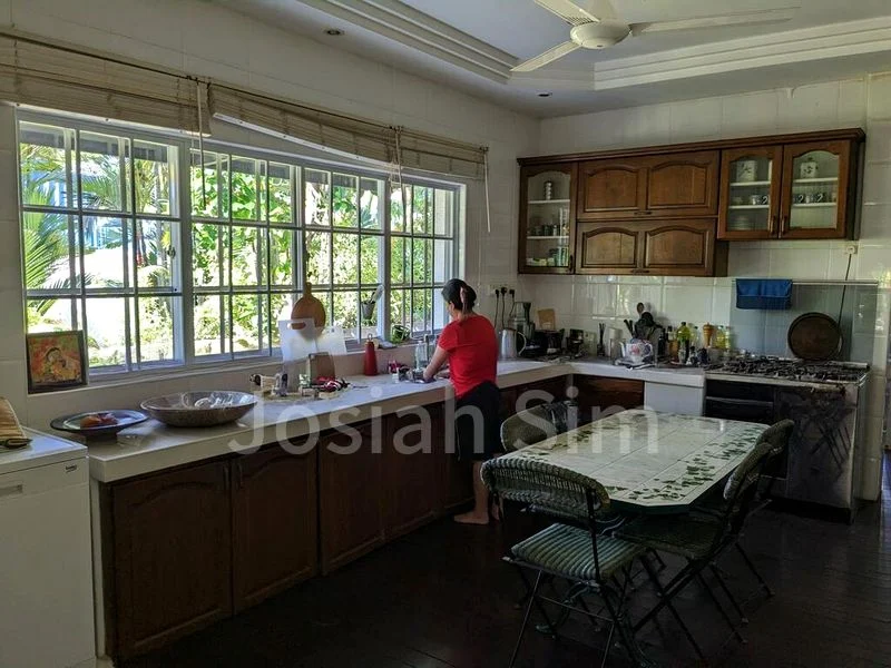 6 Bed Terraced House (Landed) for Rent in  Pasir Ris Beach Park - Image 4
