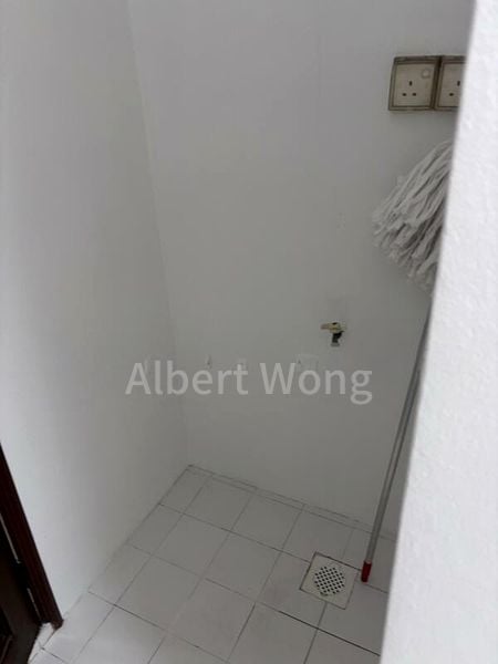 3 Bed Condo for Rent in  Castle Green - Image 11