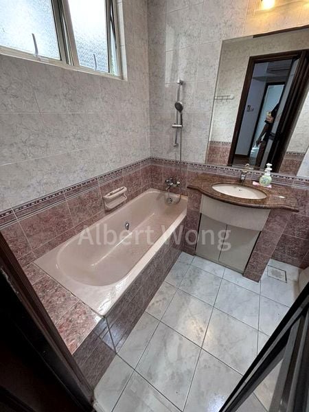 3 Bed Condo for Rent in  Castle Green - Image 8