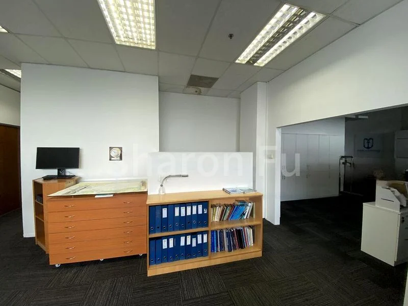Light Industrial (B1) for Rent: BizTech Centre - Image 4