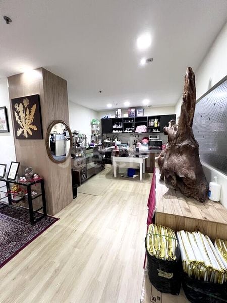 Light Industrial (B1) for Rent: EPL Building - Image 3