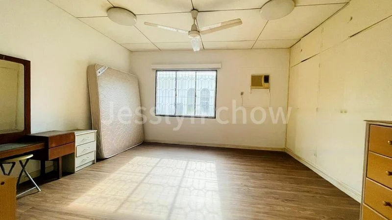 4 Bed Bungalow (Landed) for Sale in  Clementi Park - Image 8