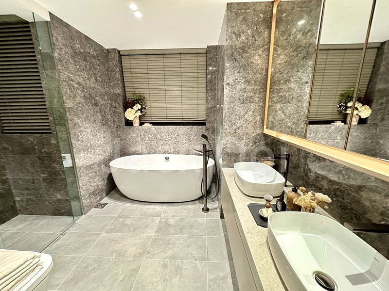 5 Bed Condo for Sale in Pinetree Hill - Image 10