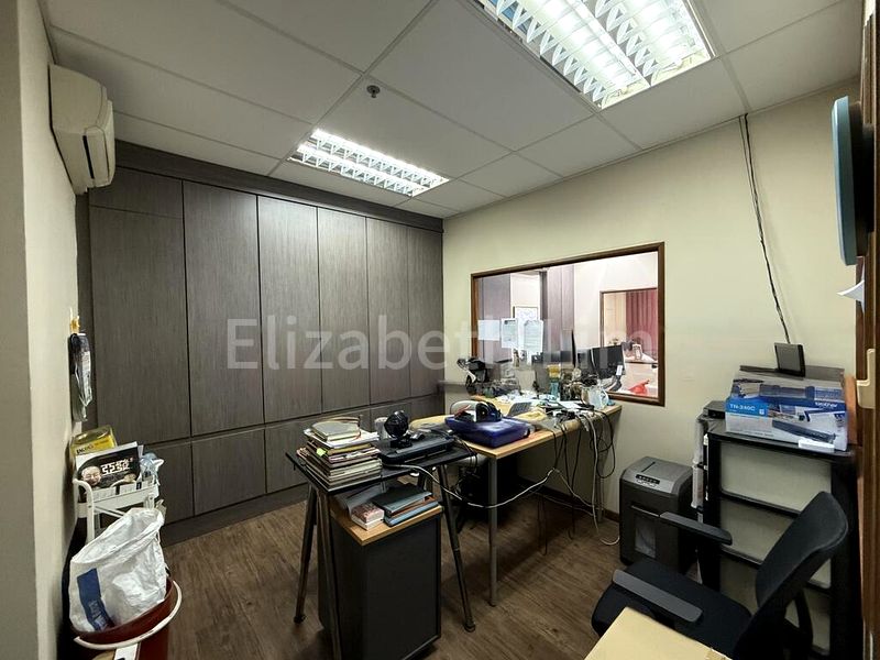 Light Industrial (B1) for Rent: Midview City - Image 7