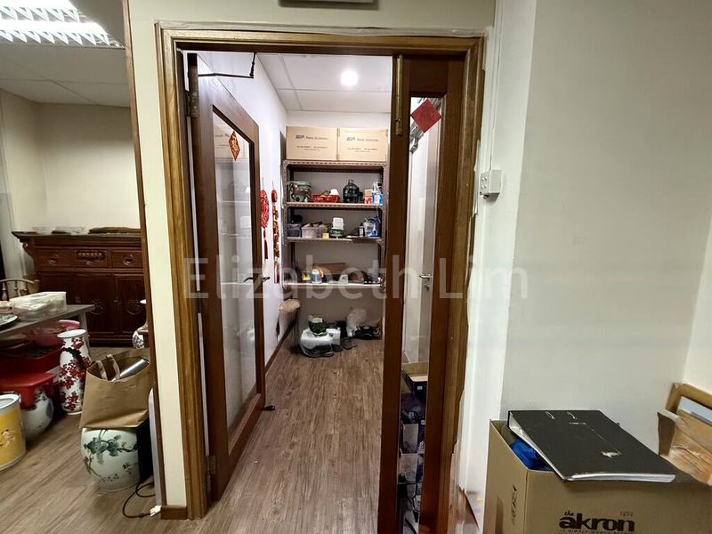 Light Industrial (B1) for Rent: Midview City - Image 8