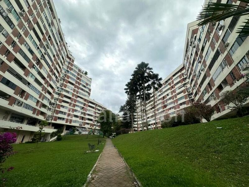 Shop / Shophouse for Sale: Acacia Court - Image 1