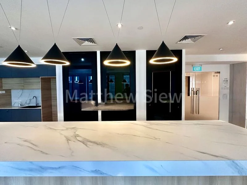 Hong Leong Building: Office for Rent - Image 3