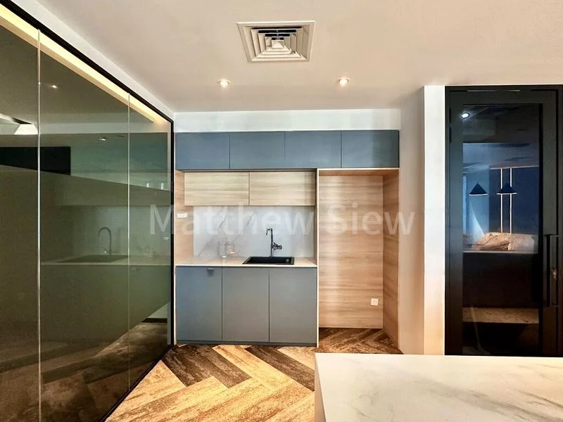 Hong Leong Building: Office for Rent - Image 2