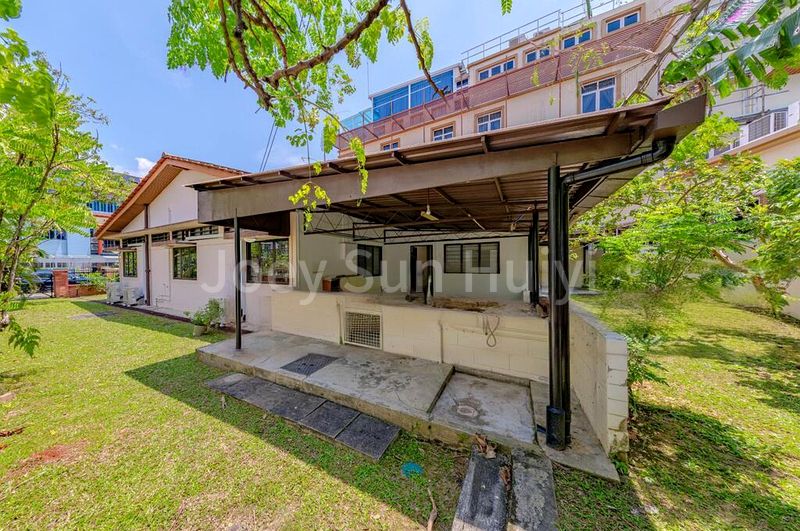 7 Bed Bungalow (Landed) for Sale in  Tanah Merah Besar Lane - Image 2
