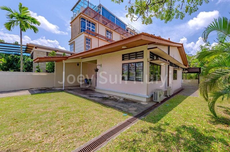 7 Bed Bungalow (Landed) for Sale in  Tanah Merah Besar Lane - Image 1