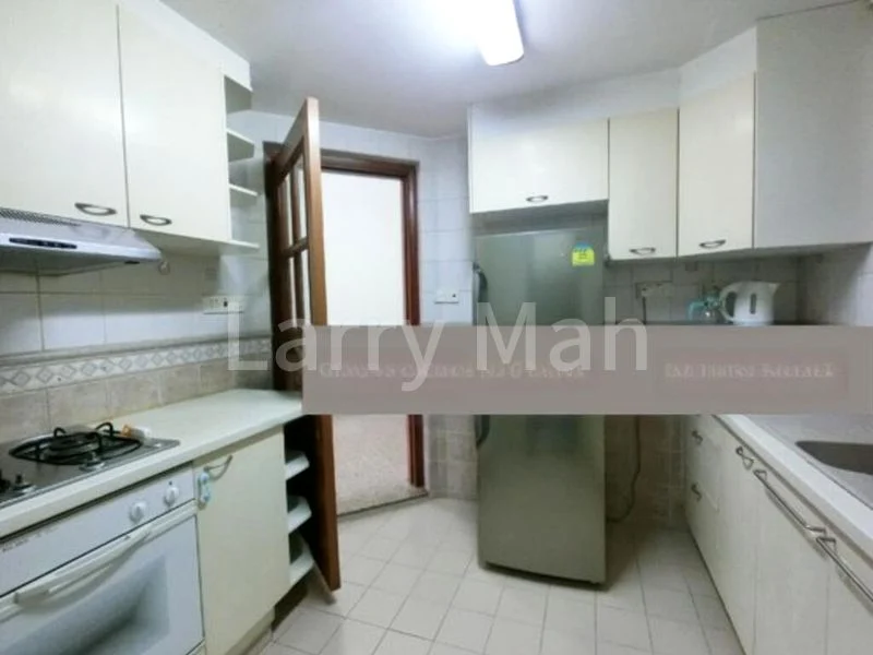 2 Bed Condo for Sale in The Bayshore - Image 5