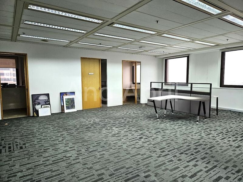 Office for Rent: 3 Minutes Walk to New Station! - Image 1