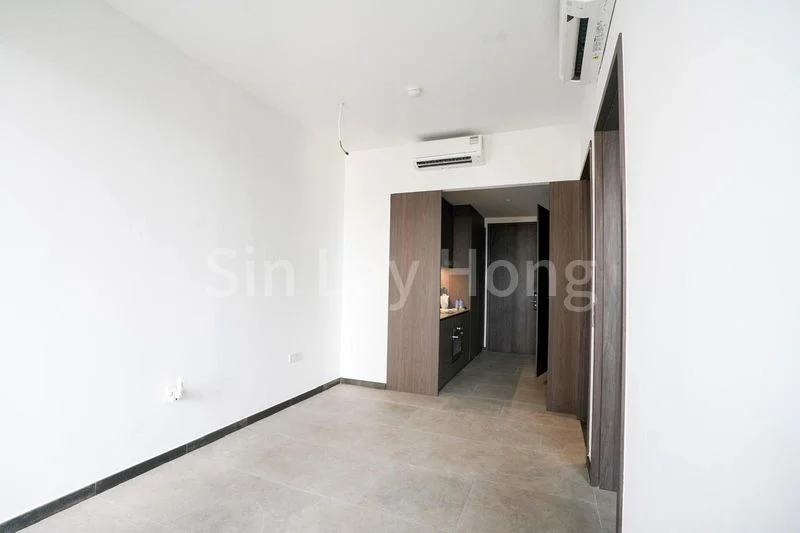 2 Bed Condo for Rent in  Marina Bay Residences - Image 2