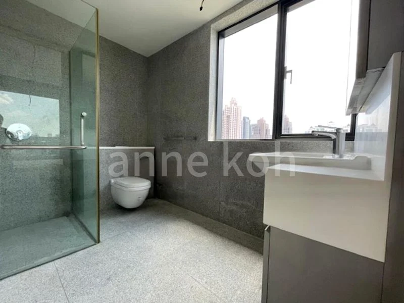 2 Bed Apartment (Condo) for Sale in  M5 - Image 4