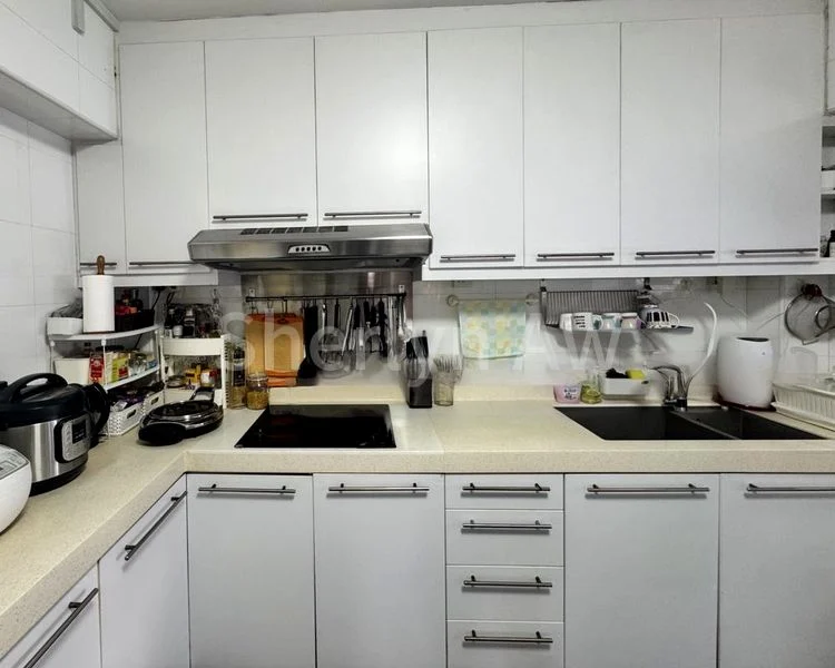 Executive HDB for Sale in  543 Serangoon North Avenue 3 - Image 5