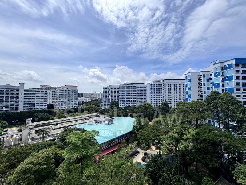 Executive HDB for Sale in  543 Serangoon North Avenue 3 - Image 2
