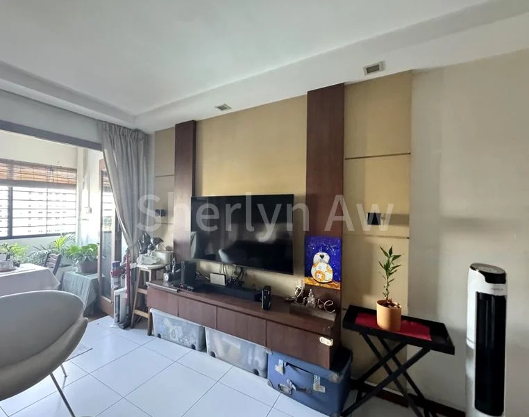 Executive HDB for Sale in  543 Serangoon North Avenue 3 - Image 3