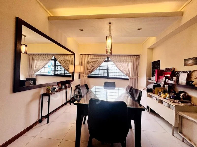 Executive HDB for Sale in  543 Serangoon North Avenue 3 - Image 4