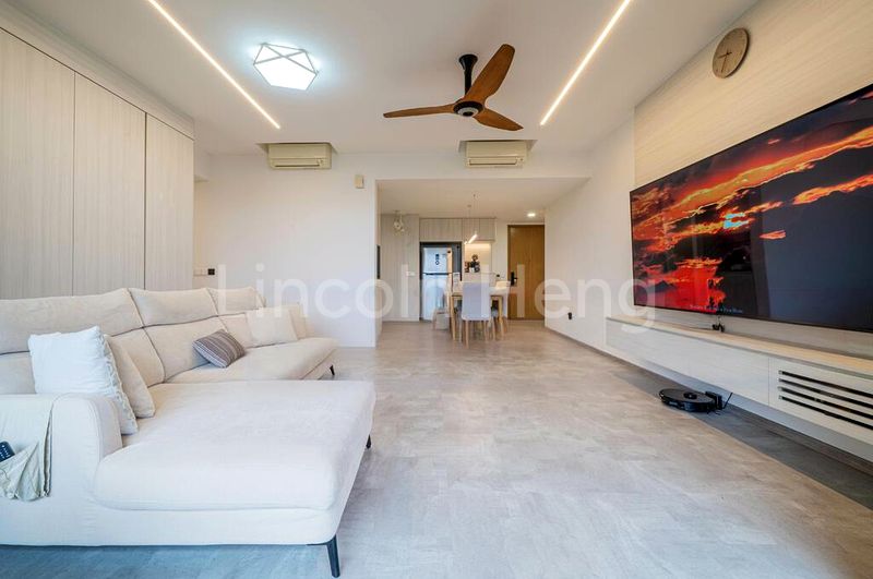 4 Bed Condo for Sale in Lakeville - Image 4