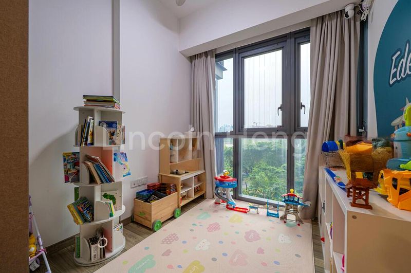 4 Bed Condo for Sale in Lakeville - Image 9