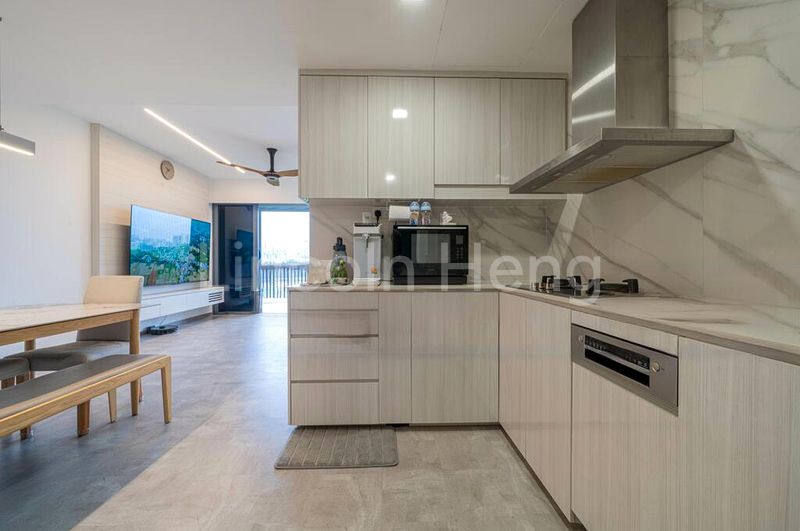 4 Bed Condo for Sale in Lakeville - Image 7