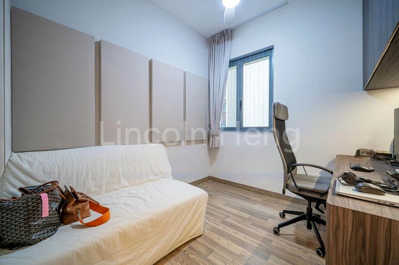 4 Bed Condo for Sale in Lakeville - Image 12