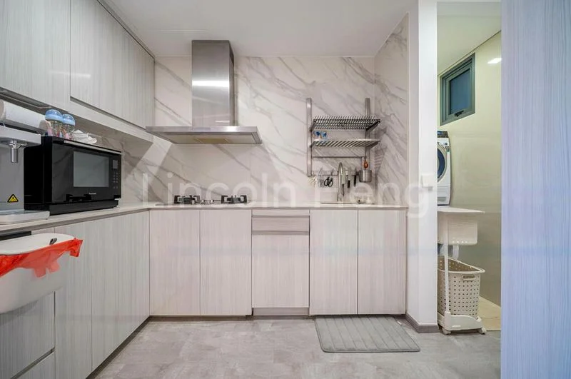 4 Bed Condo for Sale in Lakeville - Image 6