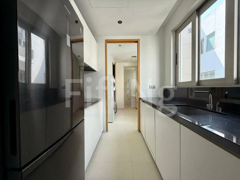 5 Bed Condo for Rent in  White House Residences - Image 8