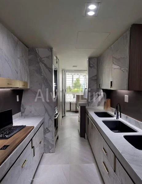 3 Bed Condo for Sale in  The Quartz - Image 5