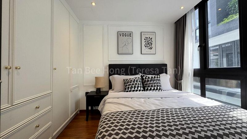 5 Bed Terraced House (Landed) for Sale in  Jalan Loyang Besar - Image 6