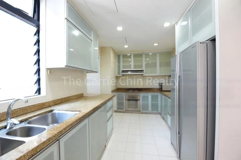 5 Bed Condo for Rent in  Spring Grove - Image 10