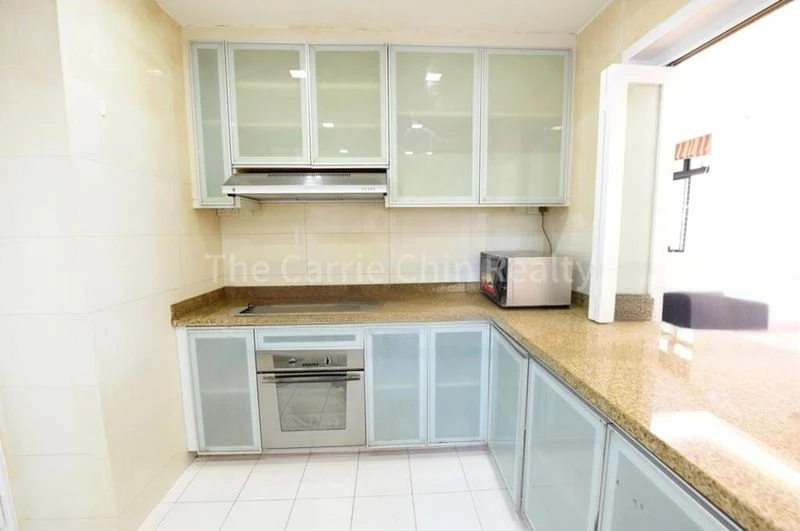 5 Bed Condo for Rent in  Spring Grove - Image 11