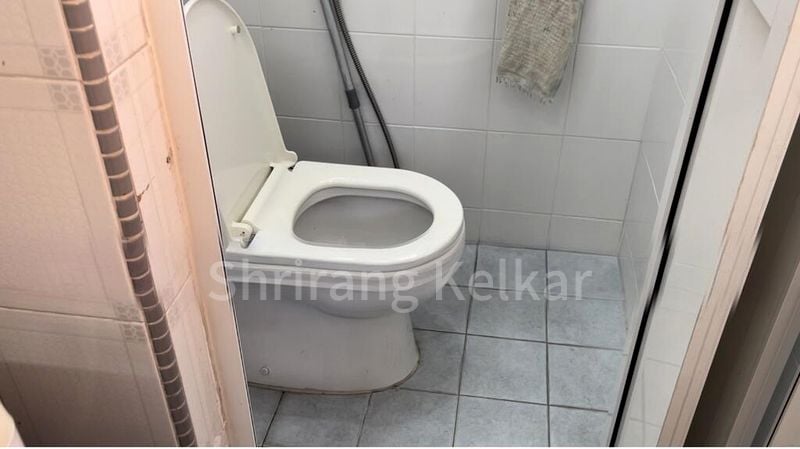 Common Room (HDB) for Rent in  46 Holland Drive - Image 2