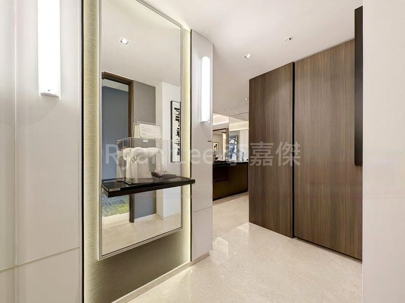 5 Bed Condo for Sale in  Tembusu Grand - Image 1