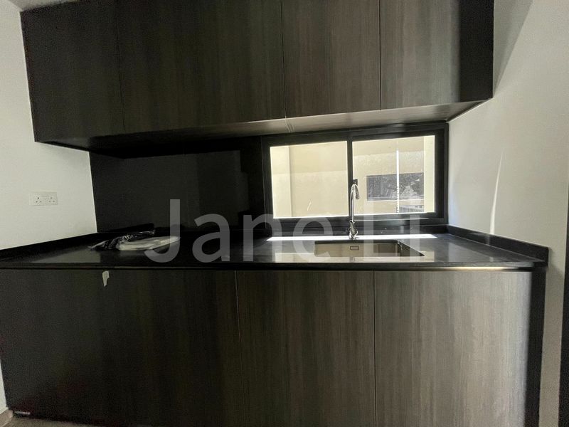 3 Bed Condo for Rent in  Park Colonial - Image 5