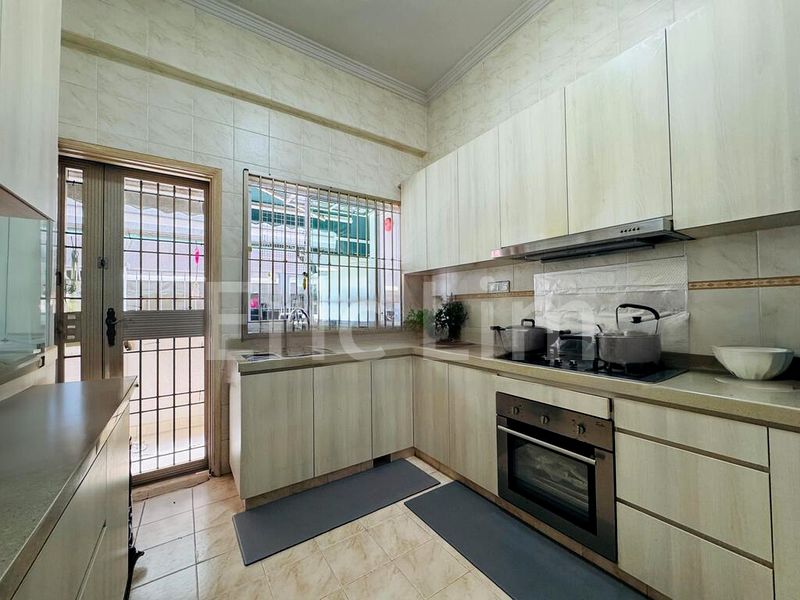 5 Bed Terraced House (Landed) for Sale in  Summer Gardens - Image 12