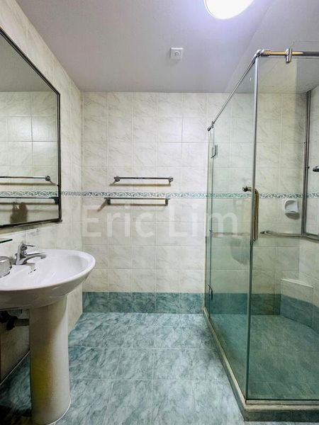 5 Bed Terraced House (Landed) for Sale in  Summer Gardens - Image 5