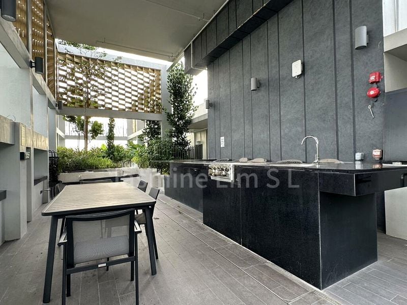 3 Bed Condo for Sale in  Penrose - Image 2
