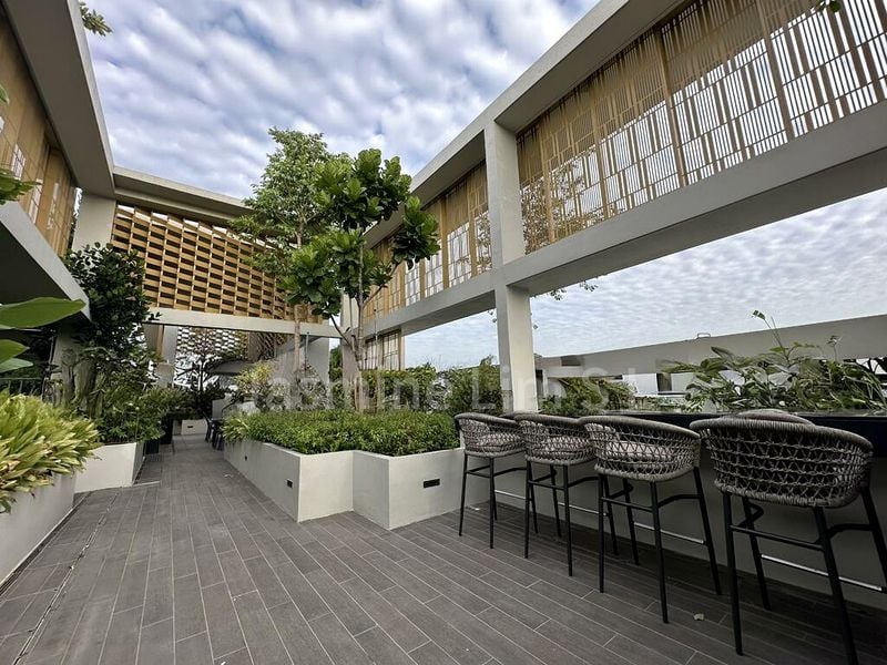 3 Bed Condo for Sale in  Penrose - Image 1