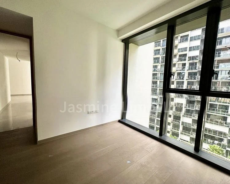 3 Bed Condo for Sale in  Penrose - Image 9